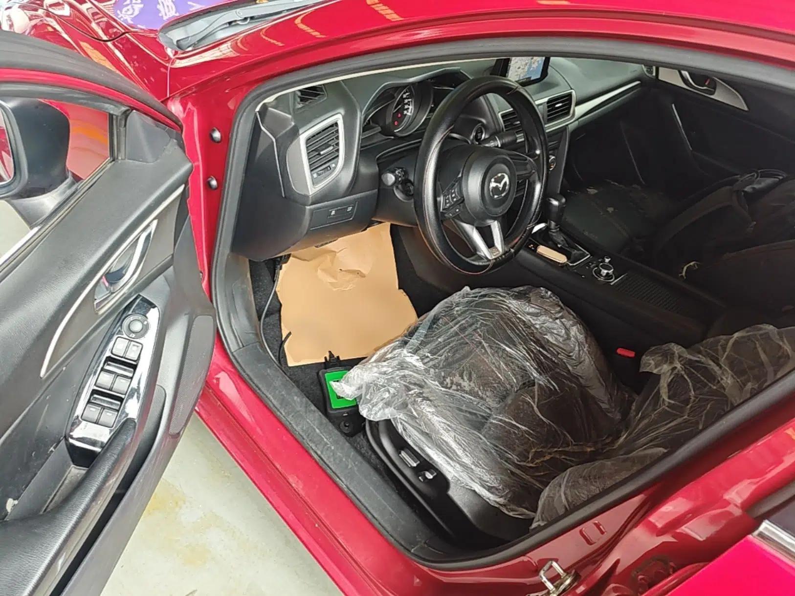 Mazda 3 Axela 2017 Sedan 1.5L Automatic Luxury Model Emission Standard China V — миниатюра 18