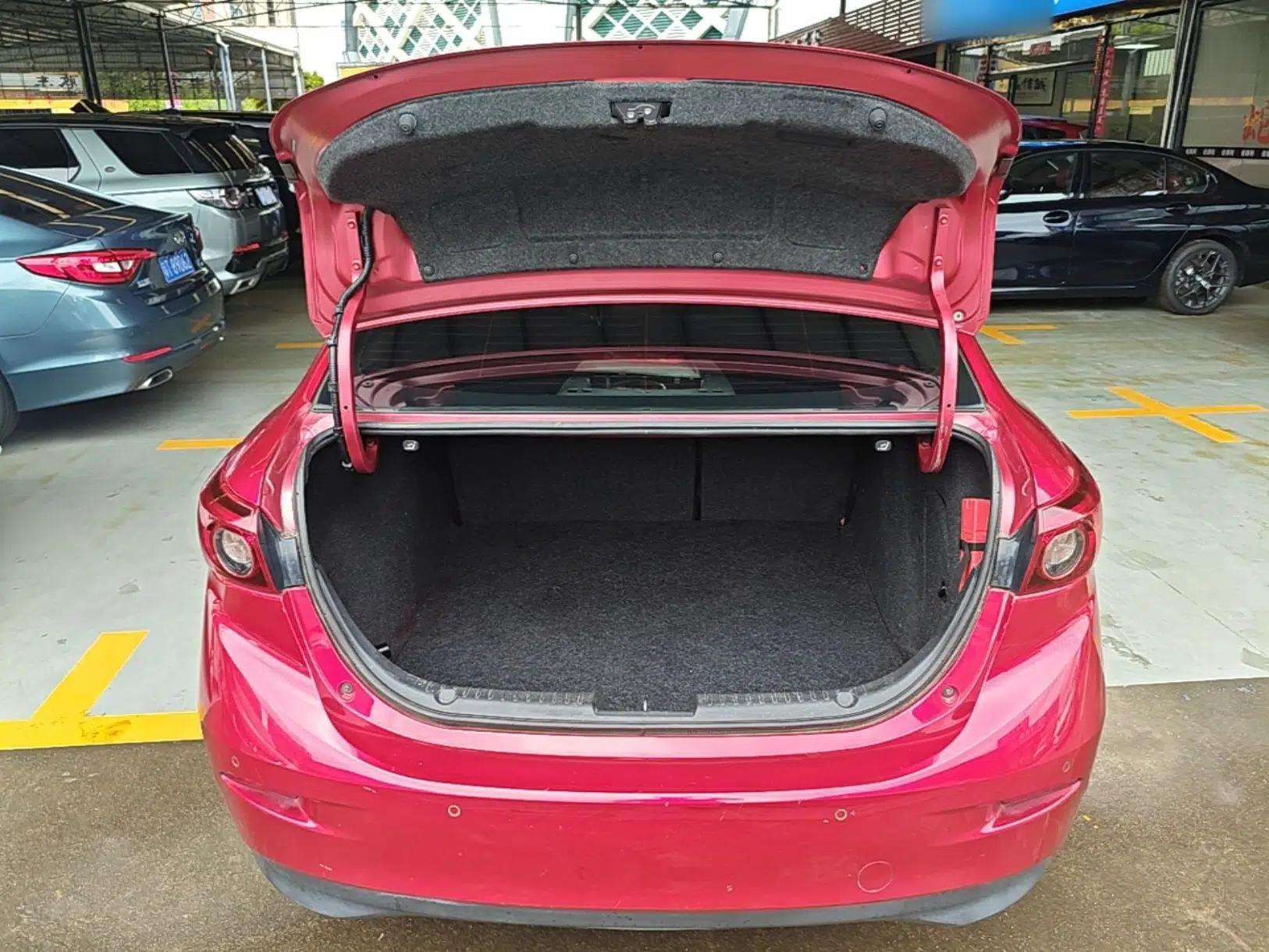 Mazda 3 Axela 2017 Sedan 1.5L Automatic Luxury Model Emission Standard China V — миниатюра 22