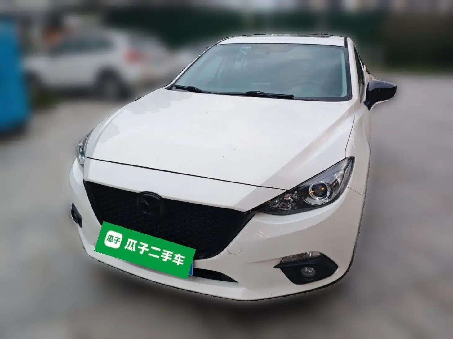 Mazda 3 Axela 2016 Sedan 1.5L Automatic Luxury Model — миниатюра 1