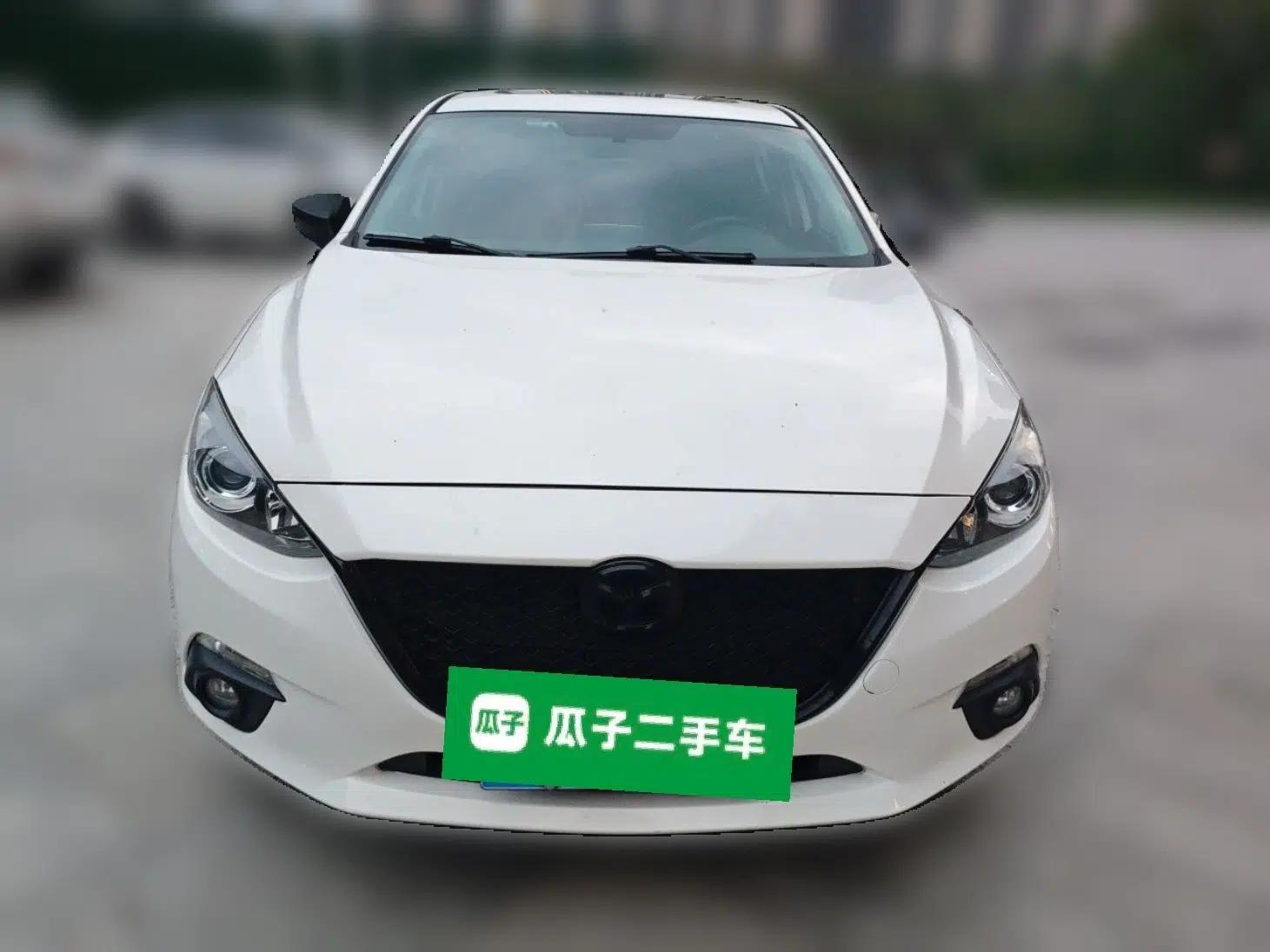 Mazda 3 Axela 2016 Sedan 1.5L Automatic Luxury Model — миниатюра 2
