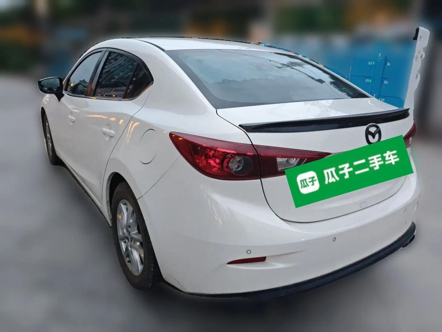 Mazda 3 Axela 2016 Sedan 1.5L Automatic Luxury Model — миниатюра 4