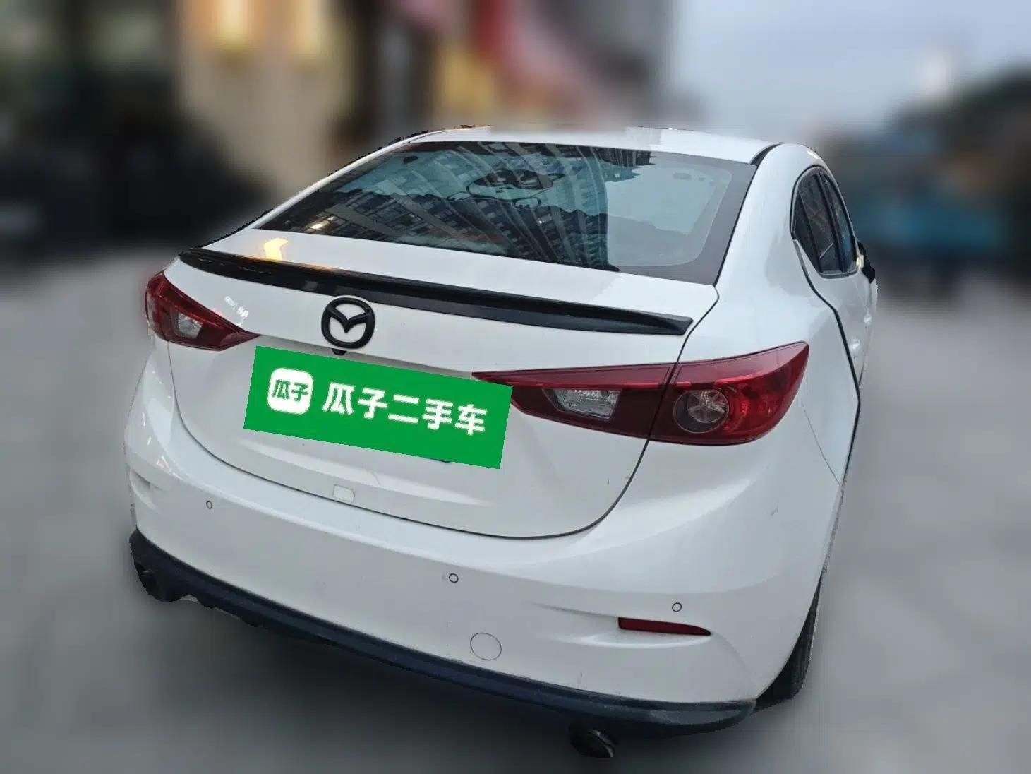 Mazda 3 Axela 2016 Sedan 1.5L Automatic Luxury Model — миниатюра 6