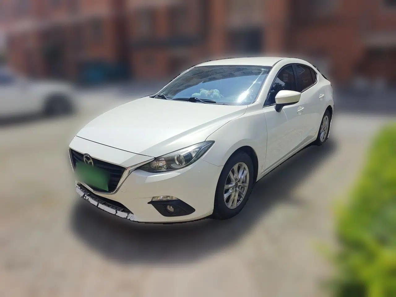 Mazda 3 Axela 2016 Sedan 1.5L Automatic Comfort Model — миниатюра 1
