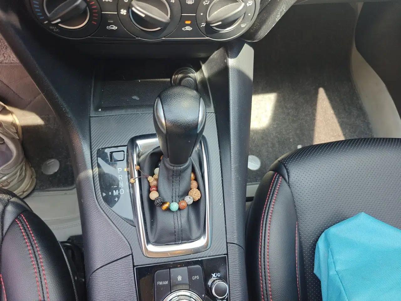 Mazda 3 Axela 2016 Sedan 1.5L Automatic Comfort Model — миниатюра 11