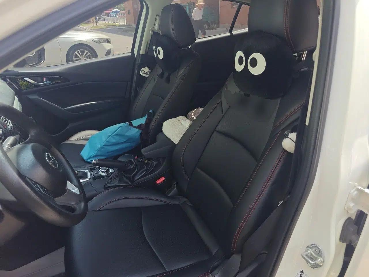 Mazda 3 Axela 2016 Sedan 1.5L Automatic Comfort Model — миниатюра 12