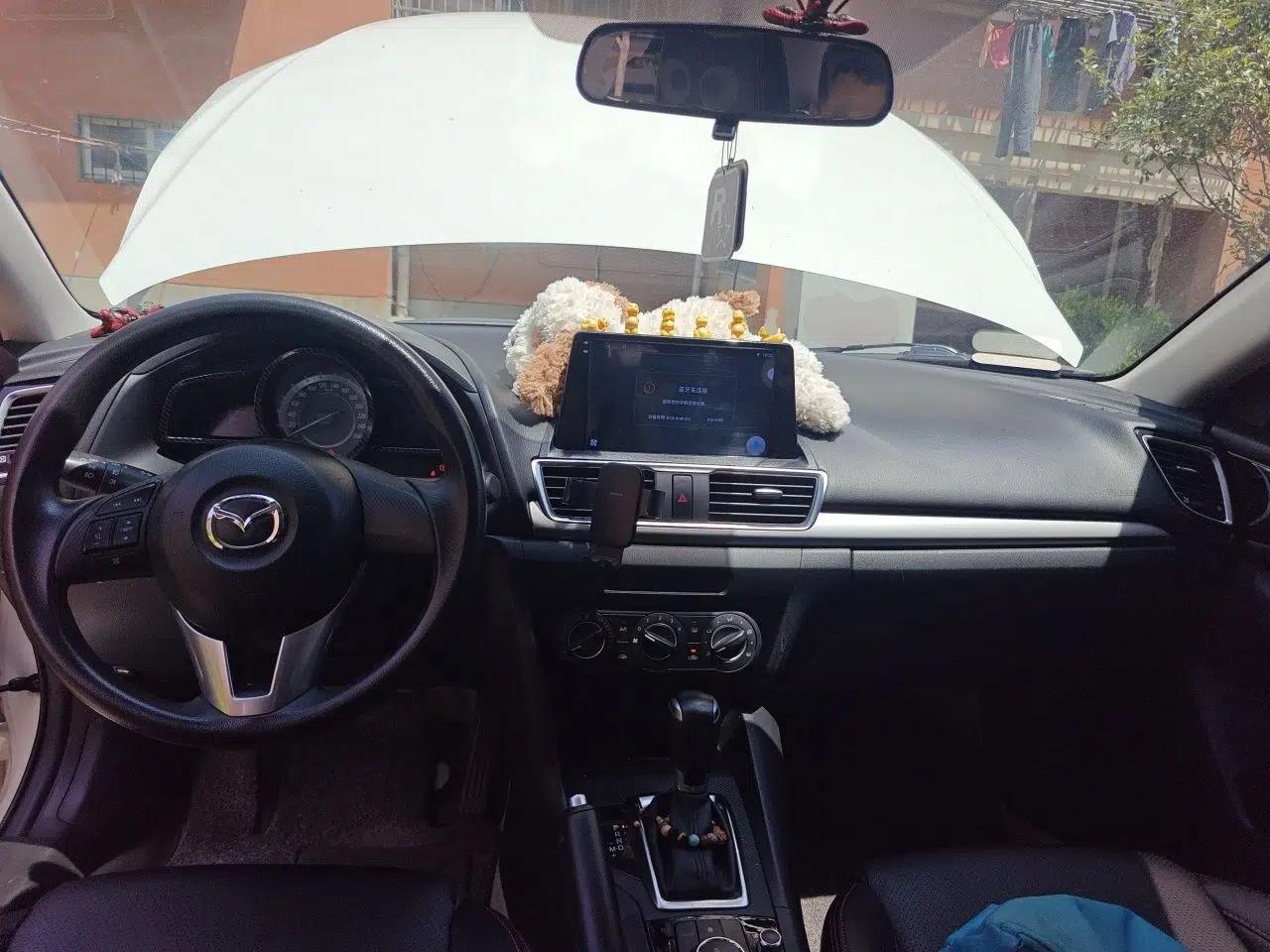Mazda 3 Axela 2016 Sedan 1.5L Automatic Comfort Model — миниатюра 6