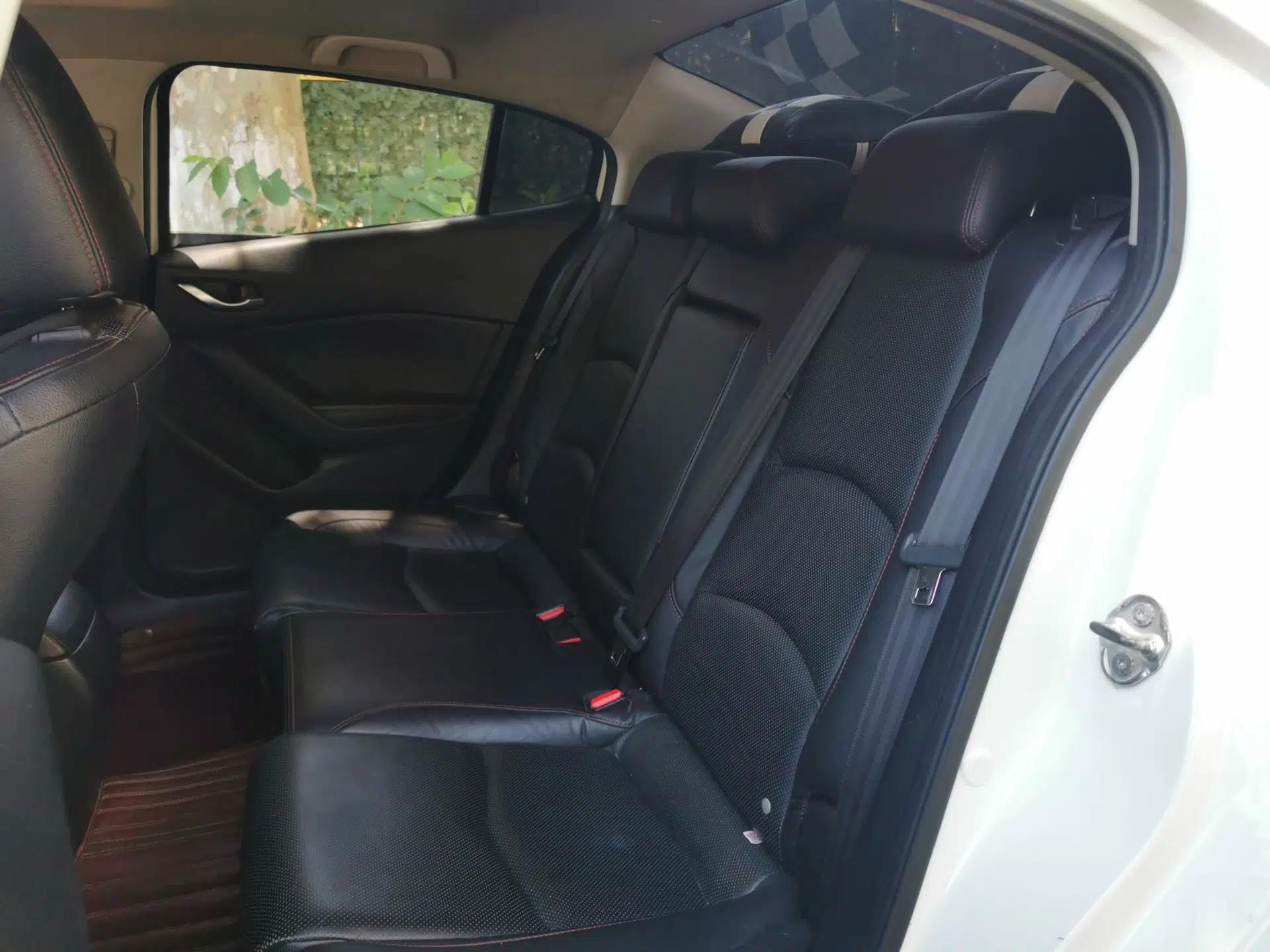 Mazda 3 Axela 2014 Sedan 1.5L Automatic Prestige Model — миниатюра 14