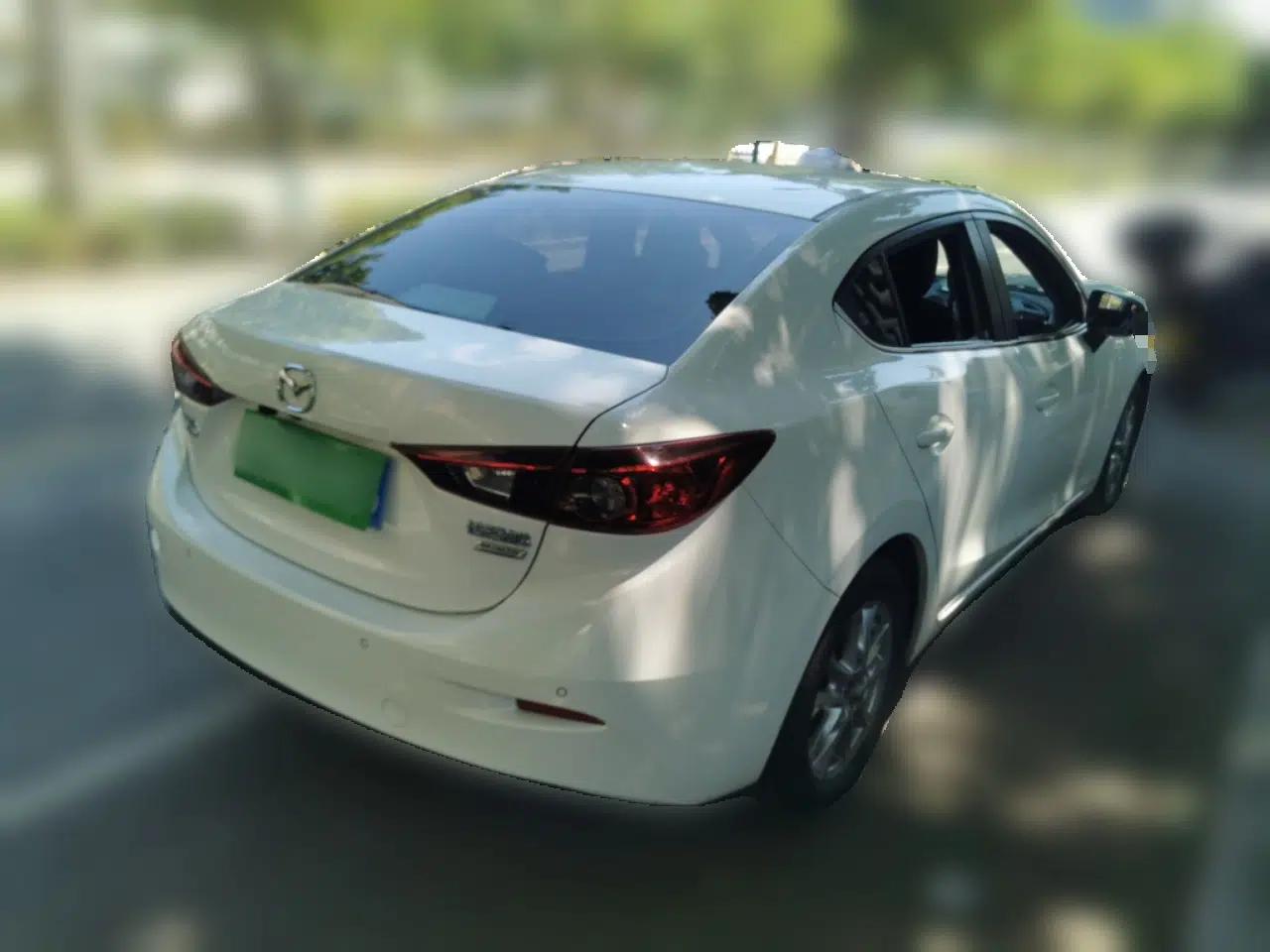 Mazda 3 Axela 2014 Sedan 1.5L Automatic Prestige Model — миниатюра 4