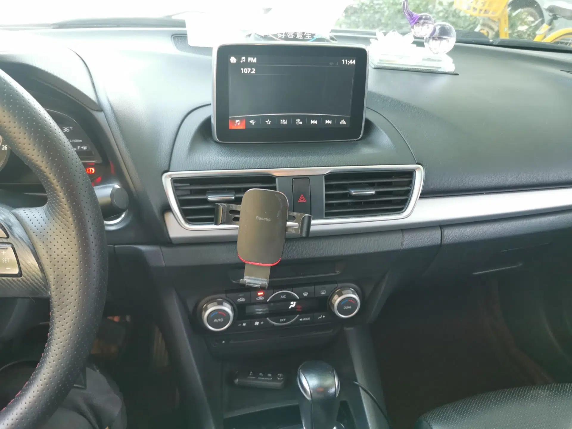 Mazda 3 Axela 2014 Sedan 1.5L Automatic Prestige Model — миниатюра 10