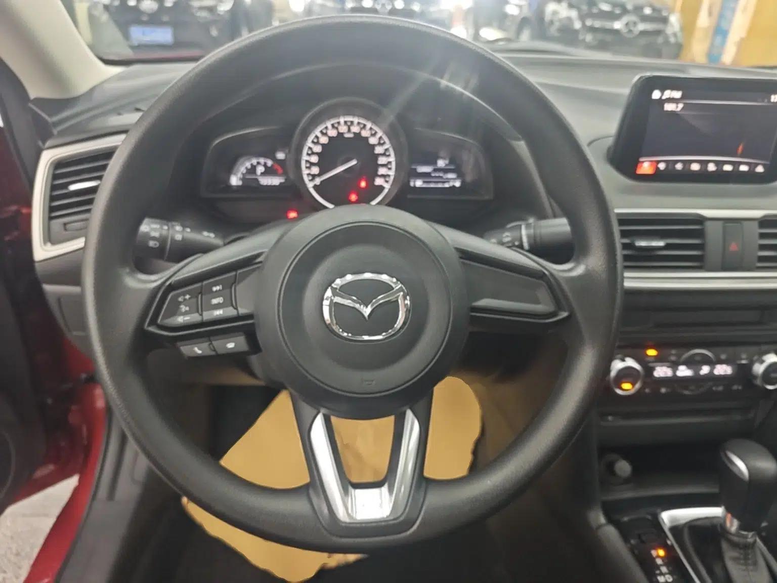 Mazda 3 Axela 2017 Sedan 1.5L Automatic Luxury Model Emission Standard China V — миниатюра 13