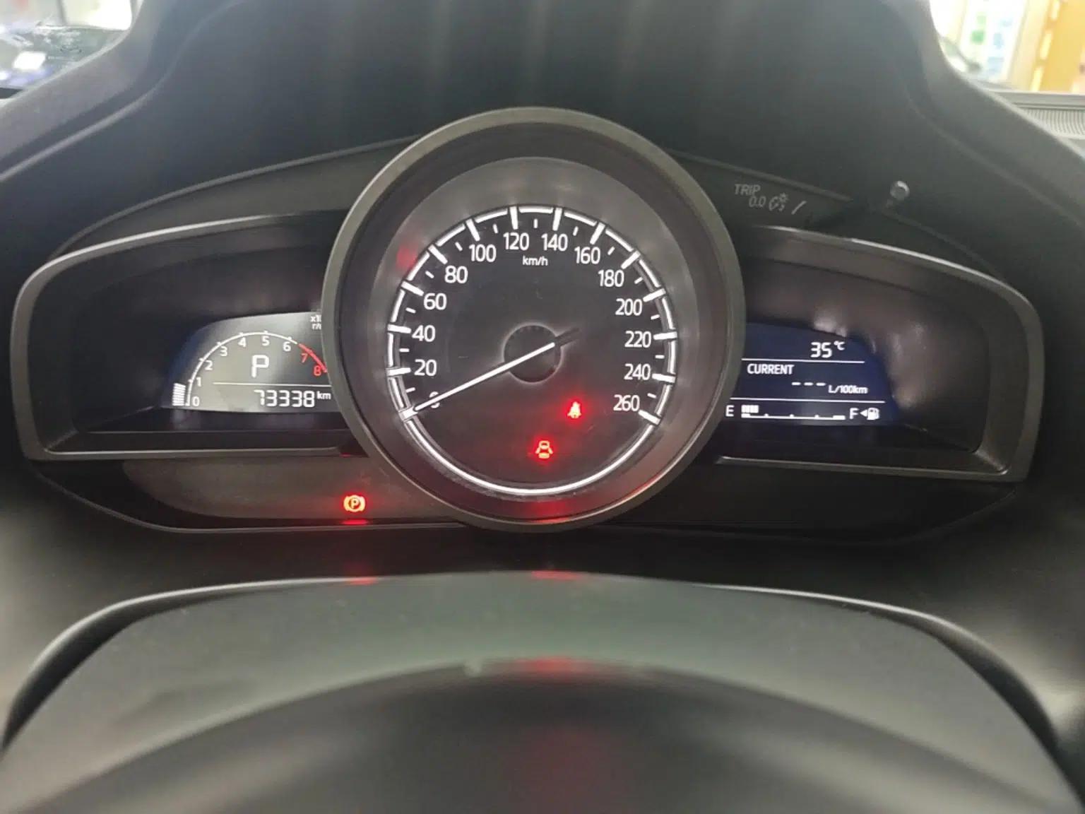 Mazda 3 Axela 2017 Sedan 1.5L Automatic Luxury Model Emission Standard China V — миниатюра 14