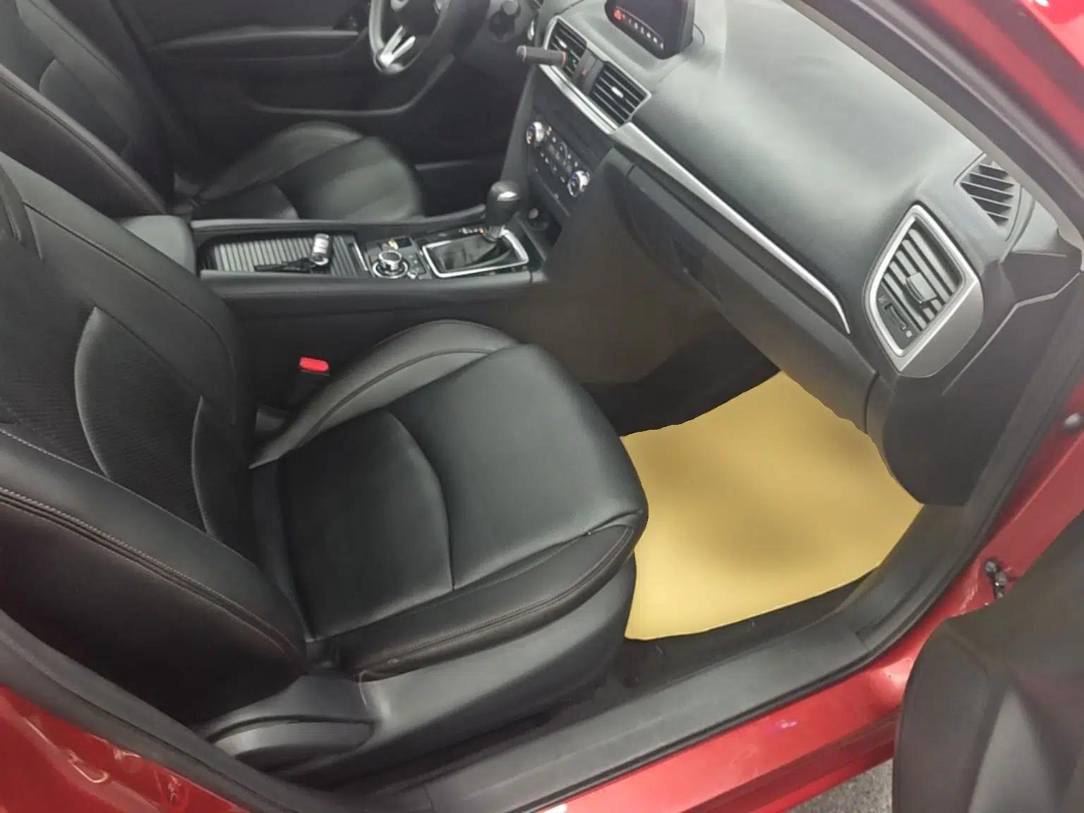 Mazda 3 Axela 2017 Sedan 1.5L Automatic Luxury Model Emission Standard China V — миниатюра 19