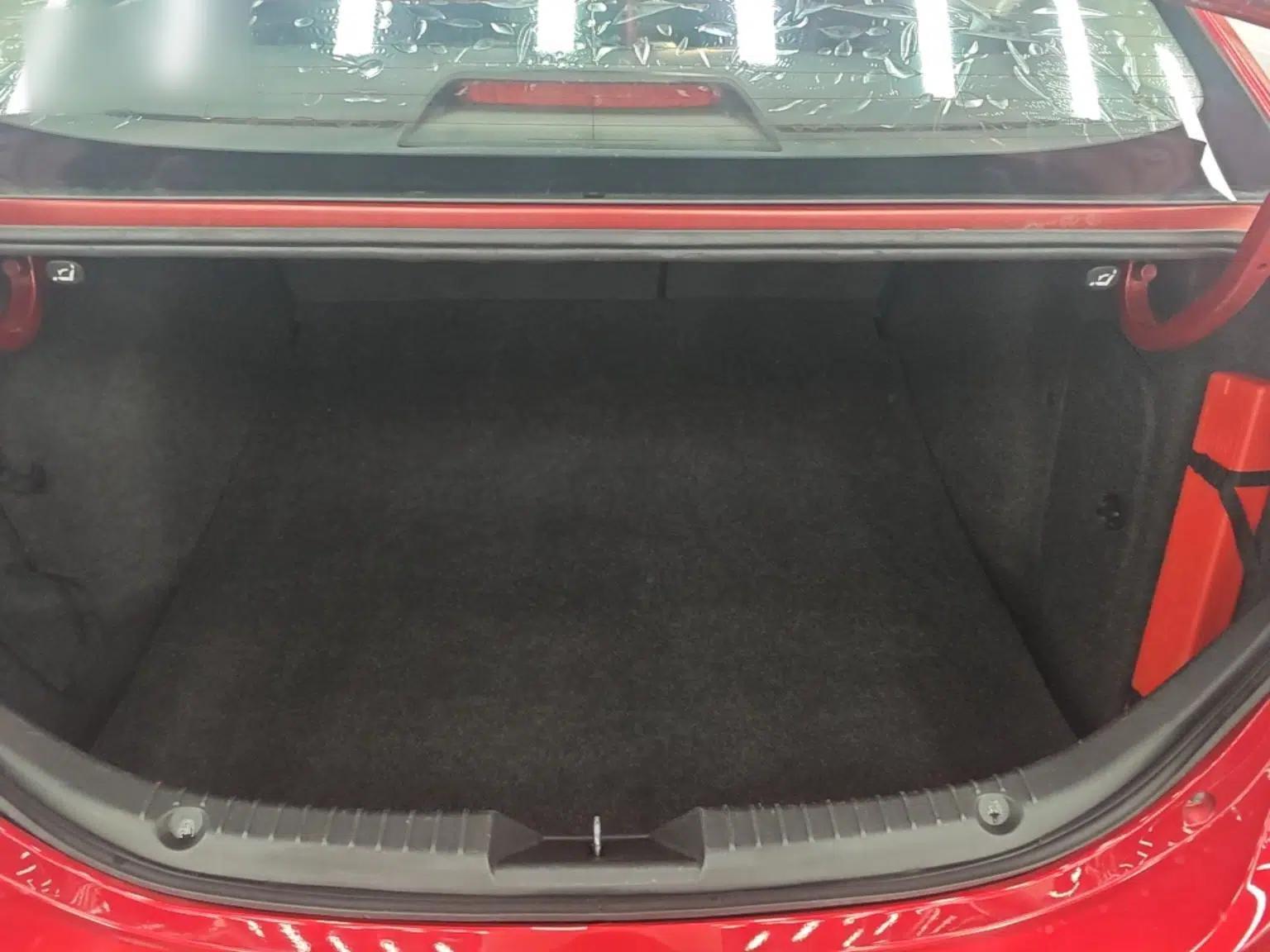 Mazda 3 Axela 2017 Sedan 1.5L Automatic Luxury Model Emission Standard China V — миниатюра 22