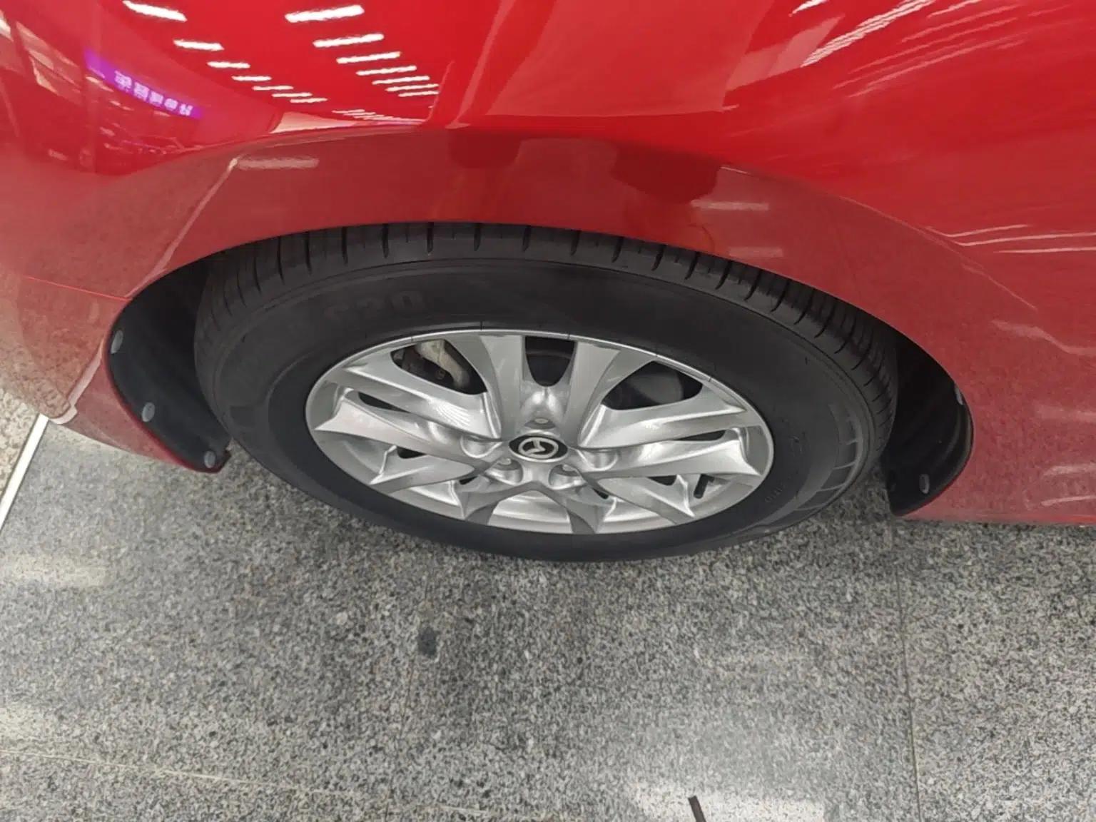 Mazda 3 Axela 2017 Sedan 1.5L Automatic Luxury Model Emission Standard China V — миниатюра 10
