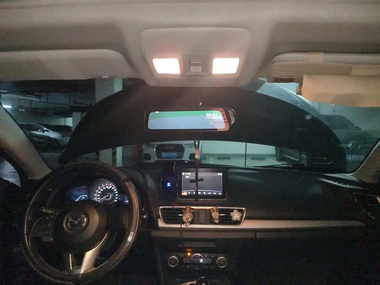 Mazda 3 Axela 2014 Hatchback 1.5L Automatic Luxury Model — миниатюра 15