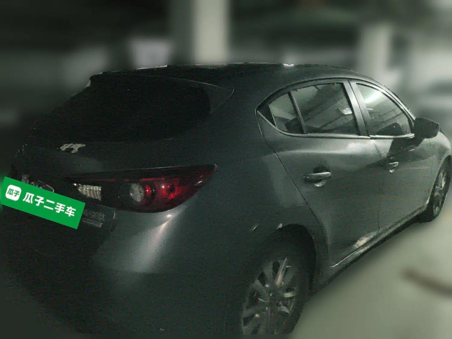 Mazda 3 Axela 2014 Hatchback 1.5L Automatic Luxury Model — миниатюра 6