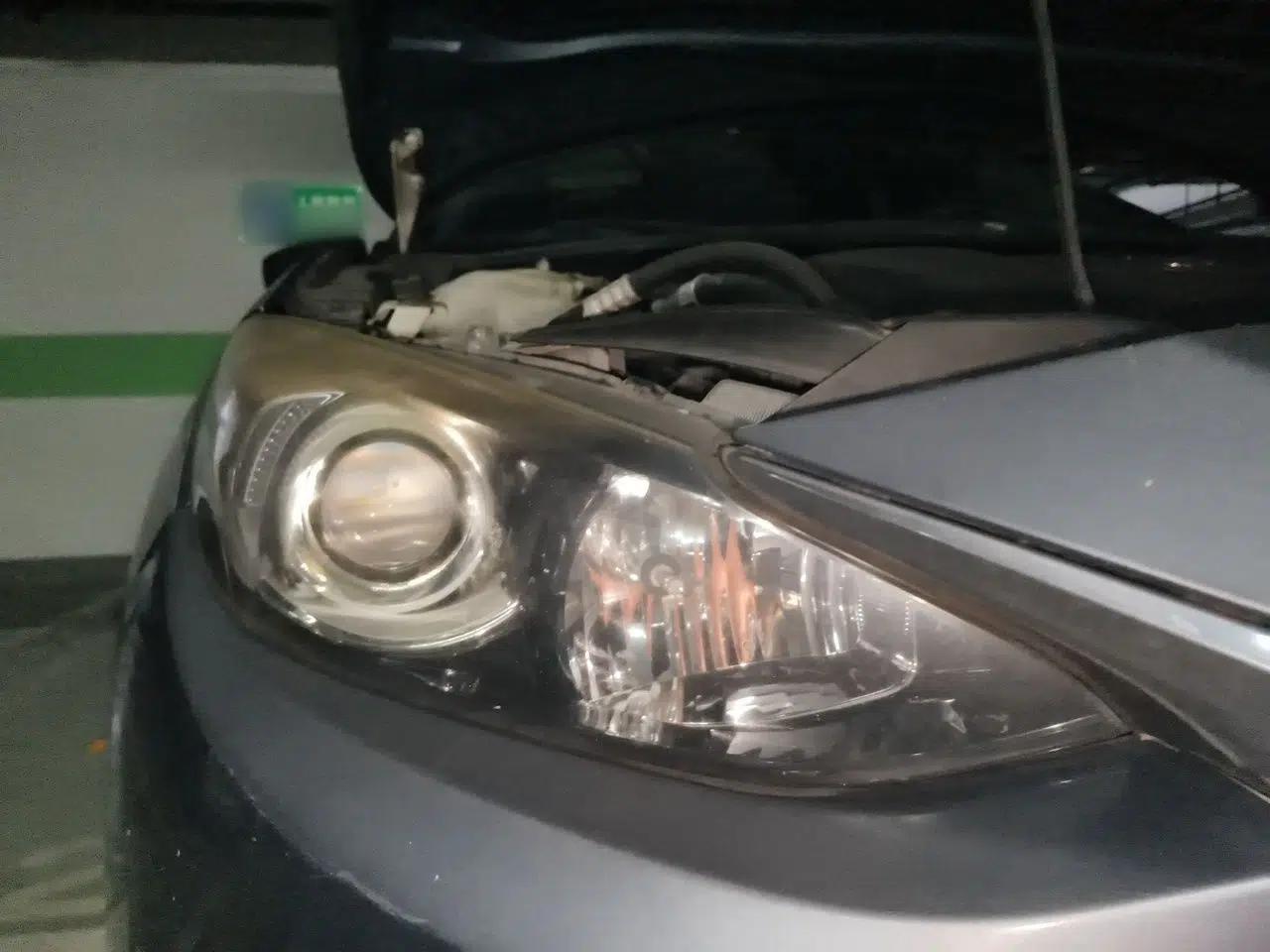 Mazda 3 Axela 2014 Hatchback 1.5L Automatic Luxury Model — миниатюра 7