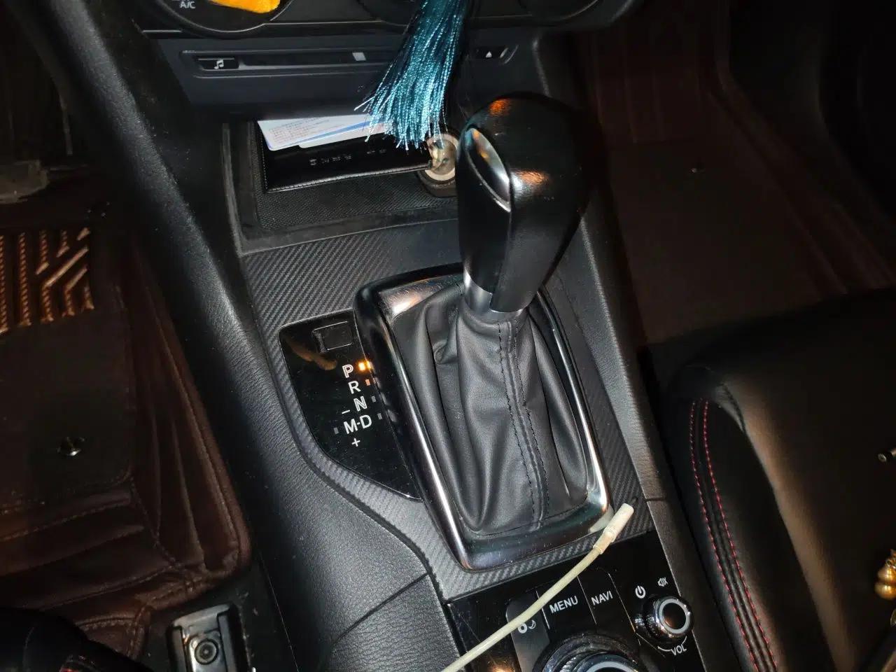 Mazda 3 Axela 2014 Sedan 1.5L Automatic Comfort Model — миниатюра 14