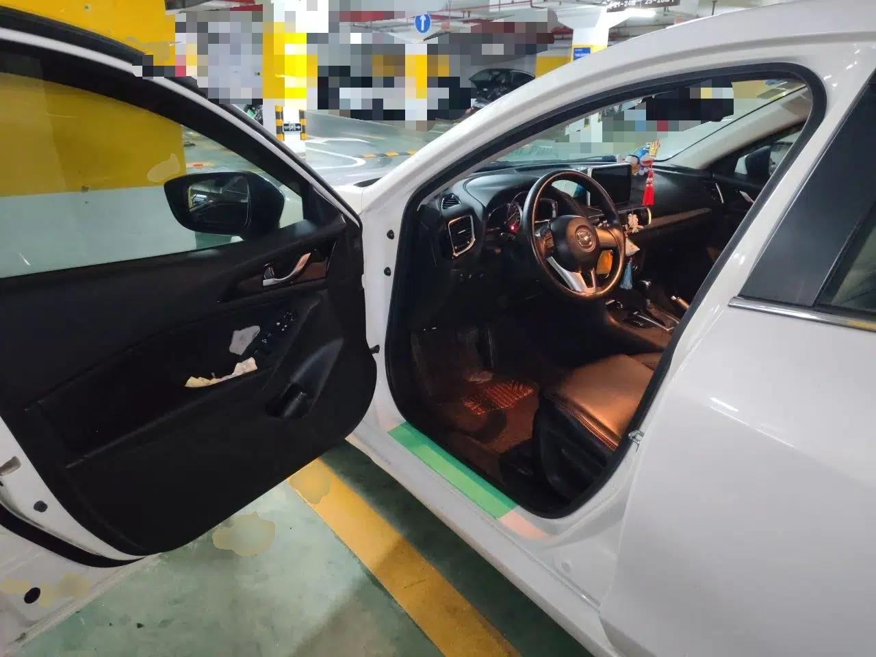 Mazda 3 Axela 2014 Sedan 1.5L Automatic Comfort Model — миниатюра 16