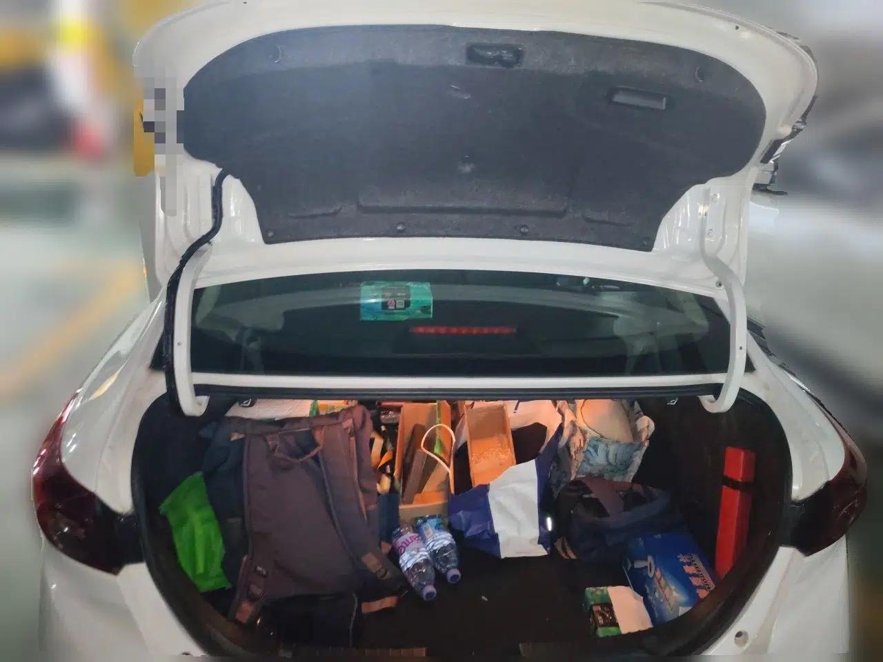 Mazda 3 Axela 2014 Sedan 1.5L Automatic Comfort Model — миниатюра 19