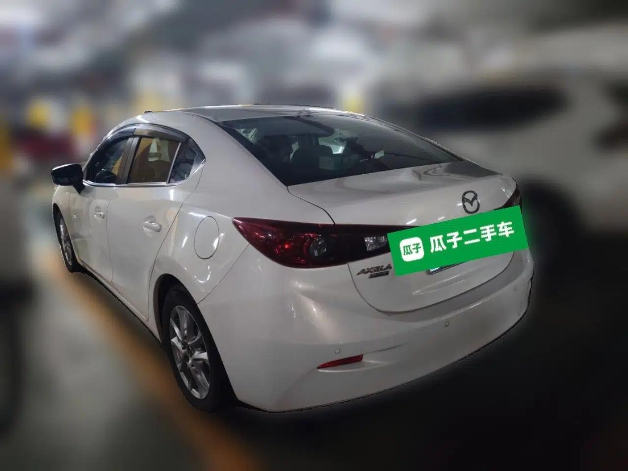 Mazda 3 Axela 2014 Sedan 1.5L Automatic Comfort Model — миниатюра 4