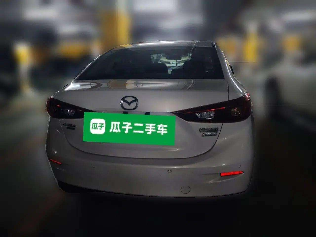 Mazda 3 Axela 2014 Sedan 1.5L Automatic Comfort Model — миниатюра 5
