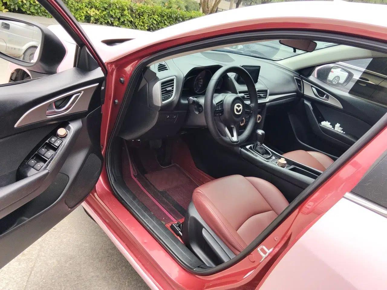 Mazda 3 Axela 2017 Sedan 1.5L Automatic Luxury Model Emission Standard China V — миниатюра 16