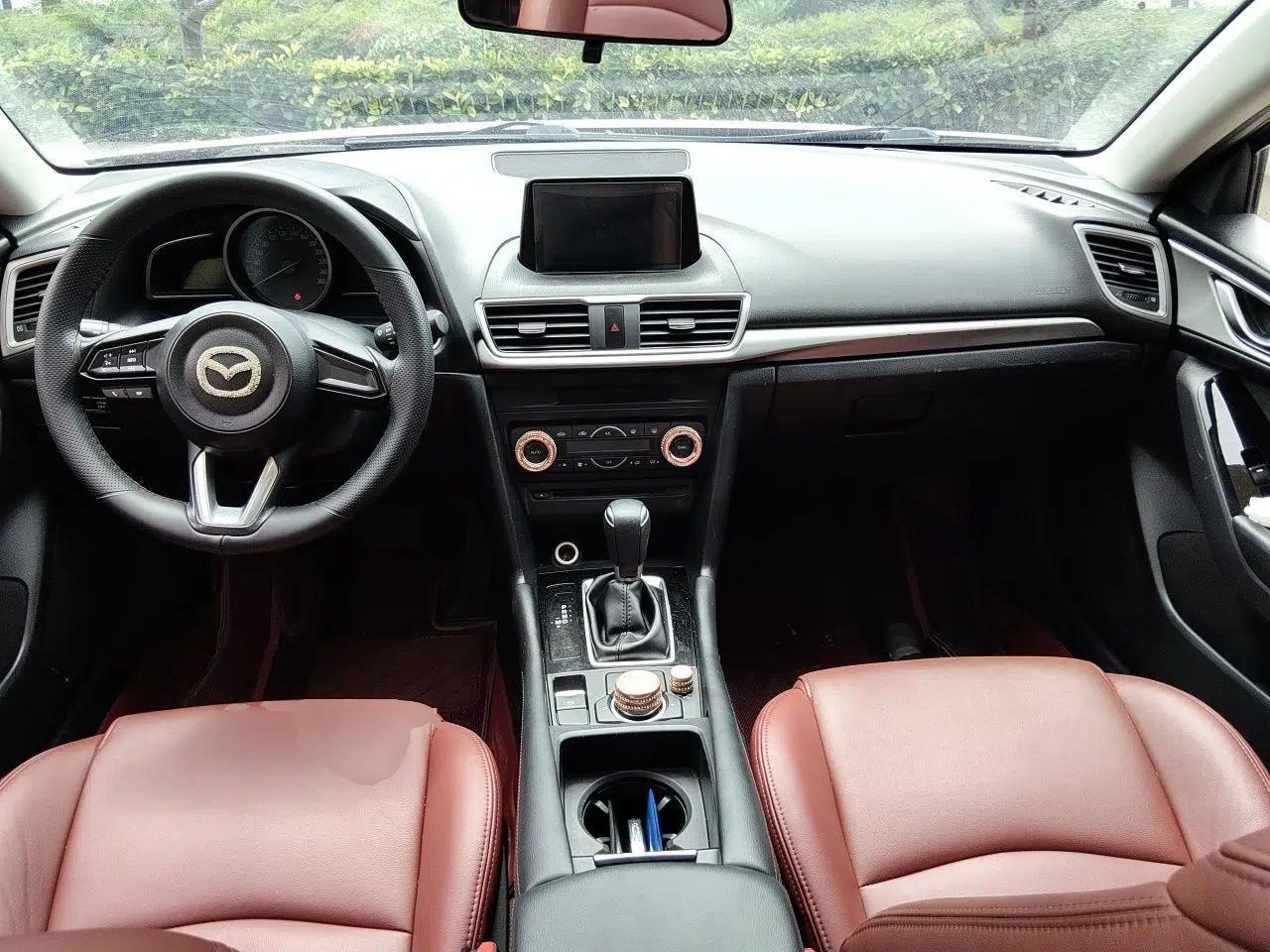 Mazda 3 Axela 2017 Sedan 1.5L Automatic Luxury Model Emission Standard China V — миниатюра 9