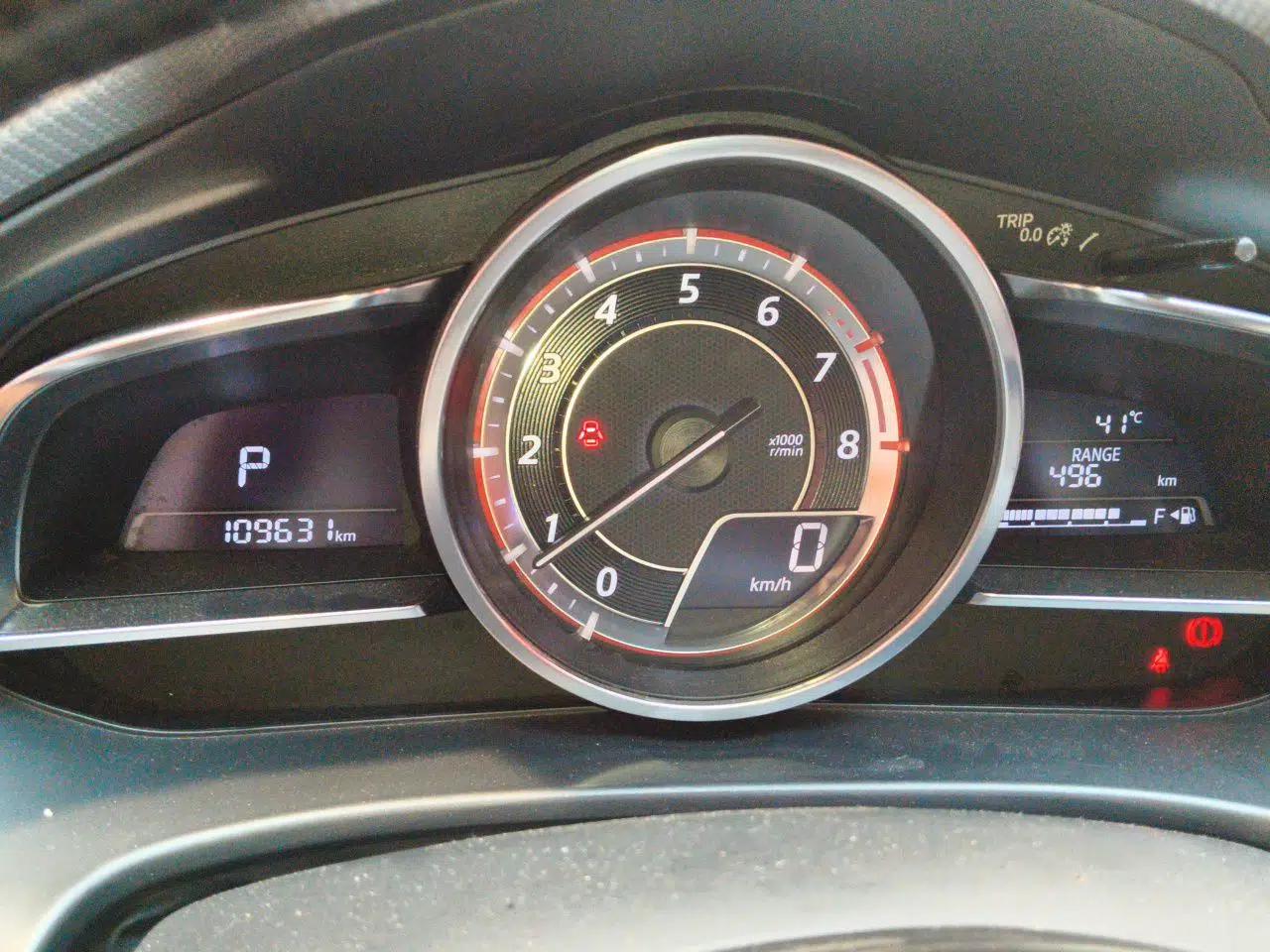 Mazda 3 Axela 2016 Sedan 2.0L Automatic Flagship Model — миниатюра 11