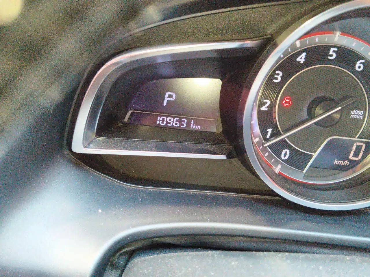 Mazda 3 Axela 2016 Sedan 2.0L Automatic Flagship Model — миниатюра 12