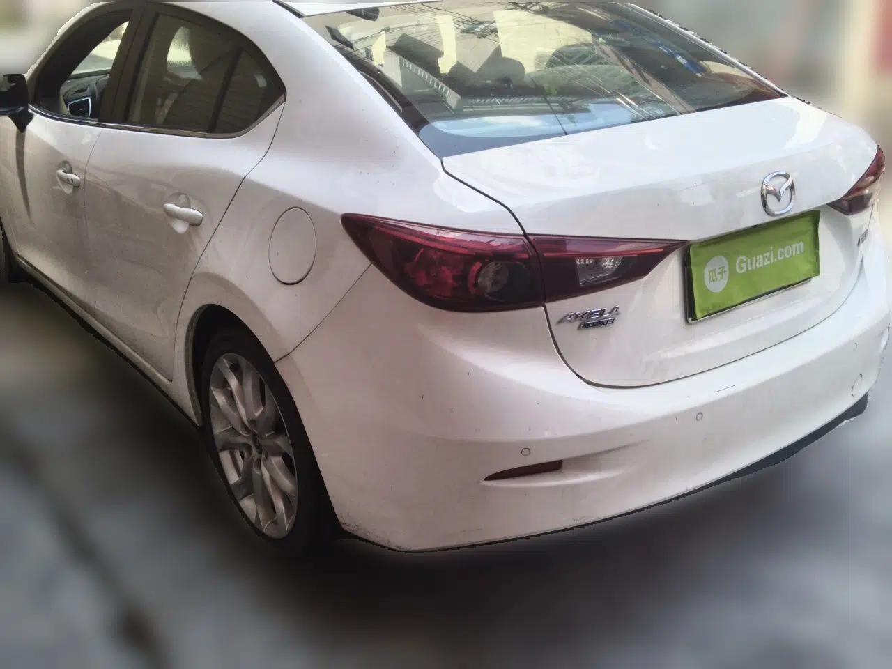 Mazda 3 Axela 2016 Sedan 2.0L Automatic Flagship Model — миниатюра 4