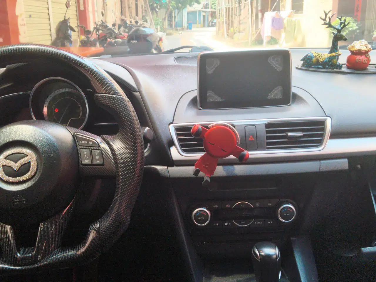 Mazda 3 Axela 2016 Sedan 2.0L Automatic Flagship Model — миниатюра 9