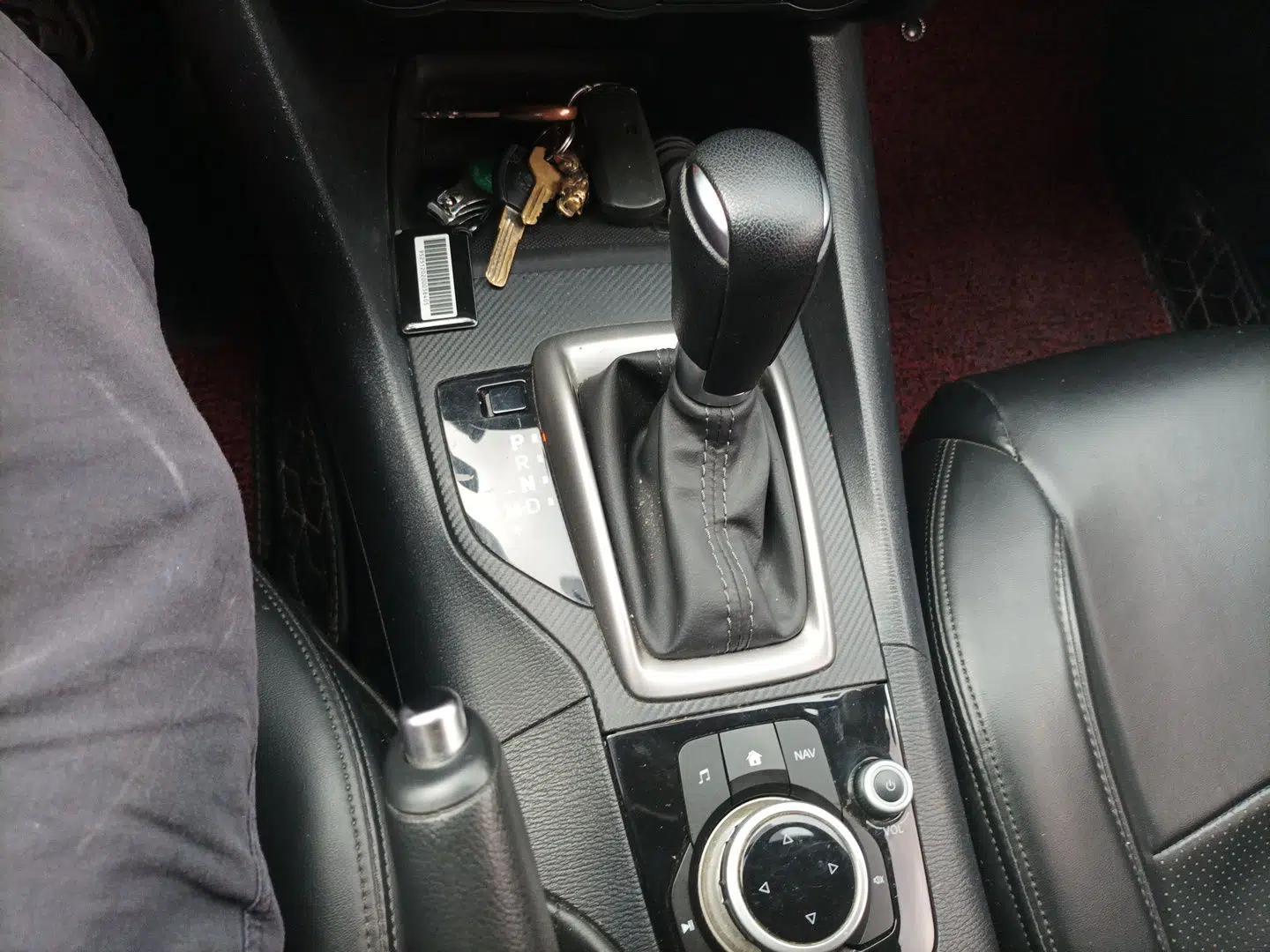 Mazda 3 Axela 2017 Sedan 1.5L Automatic Comfort Model China VI Standard — миниатюра 14