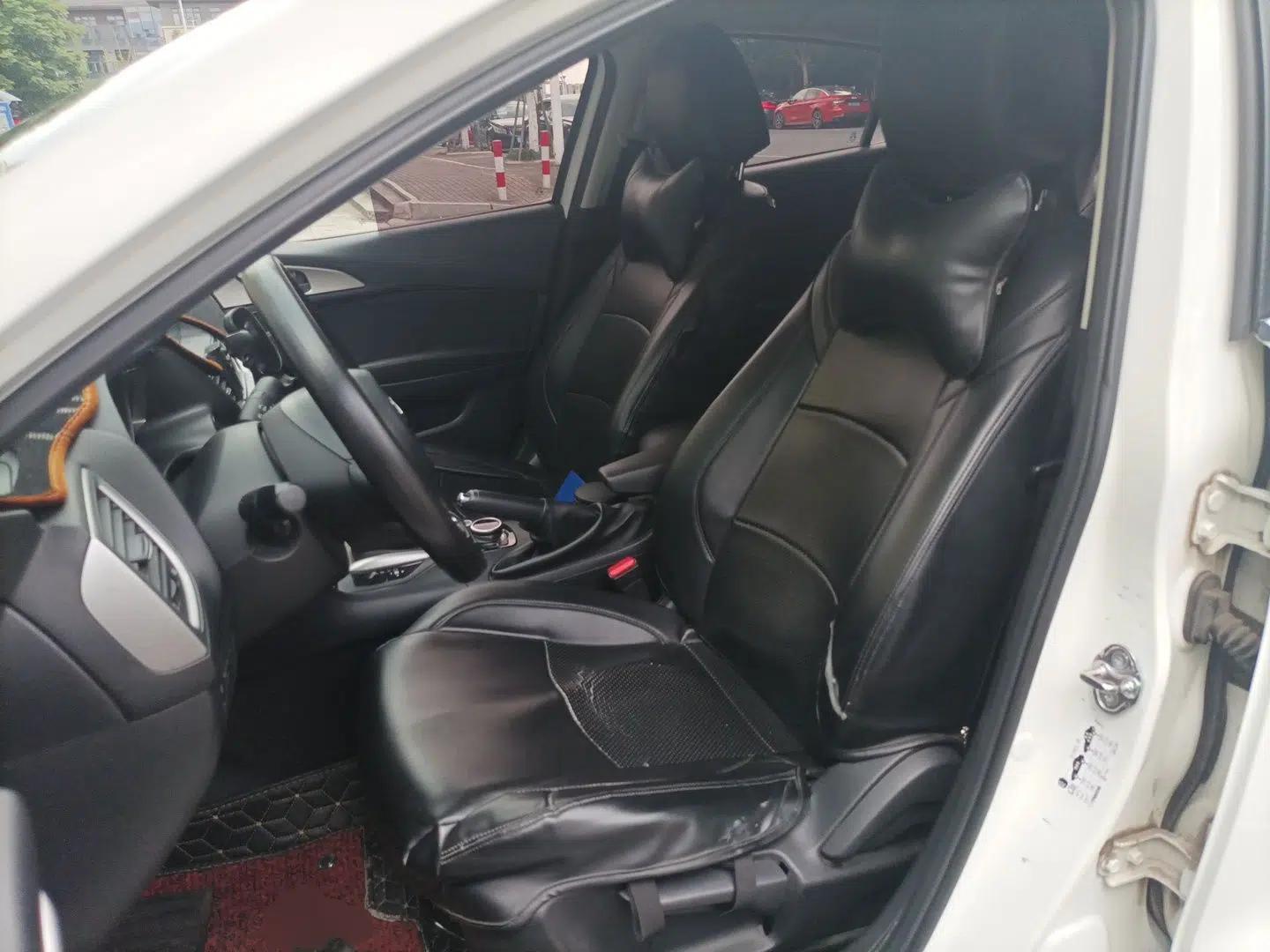 Mazda 3 Axela 2017 Sedan 1.5L Automatic Comfort Model China VI Standard — миниатюра 15