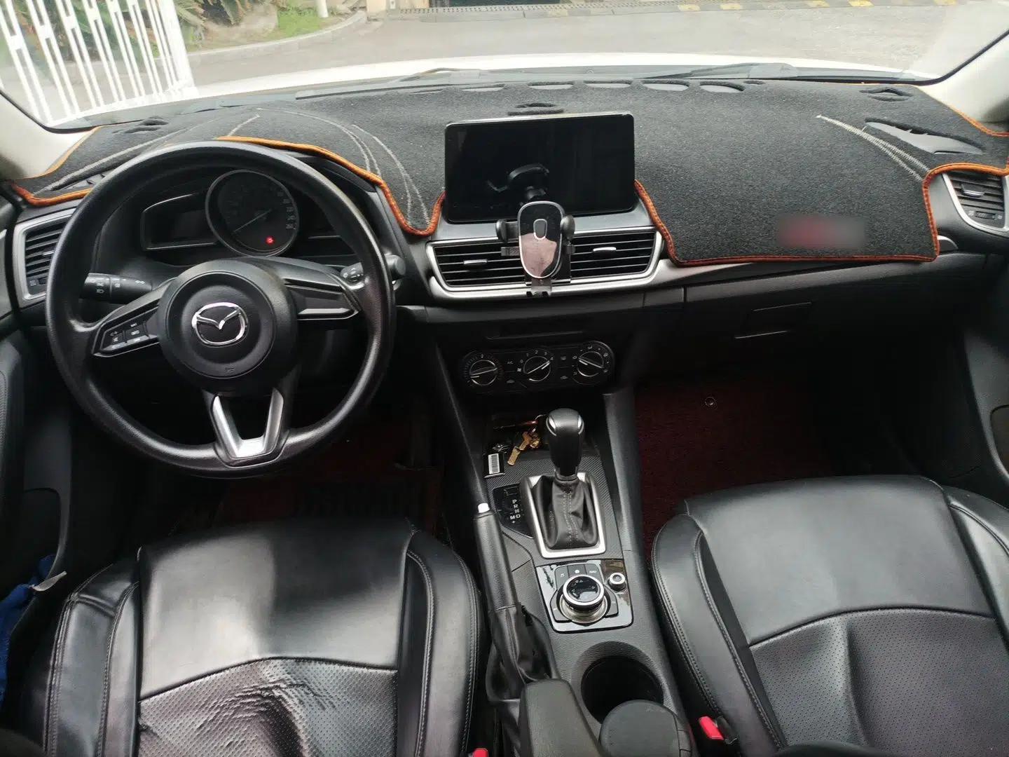 Mazda 3 Axela 2017 Sedan 1.5L Automatic Comfort Model China VI Standard — миниатюра 9