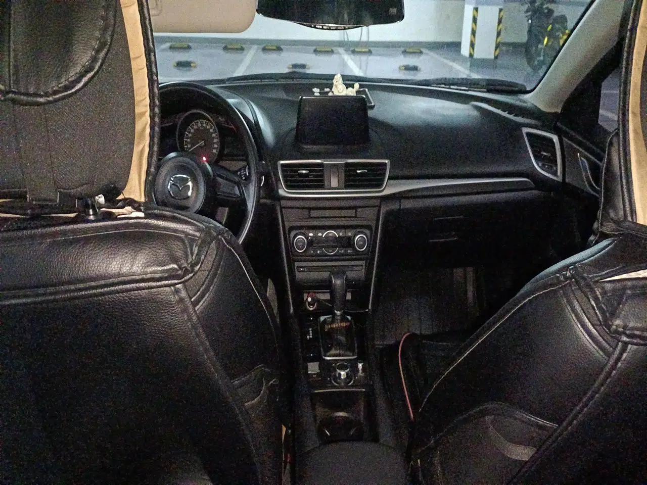 Mazda 3 Axela 2017 Sedan 1.5L Automatic Luxury Model China VI Standard — миниатюра 9
