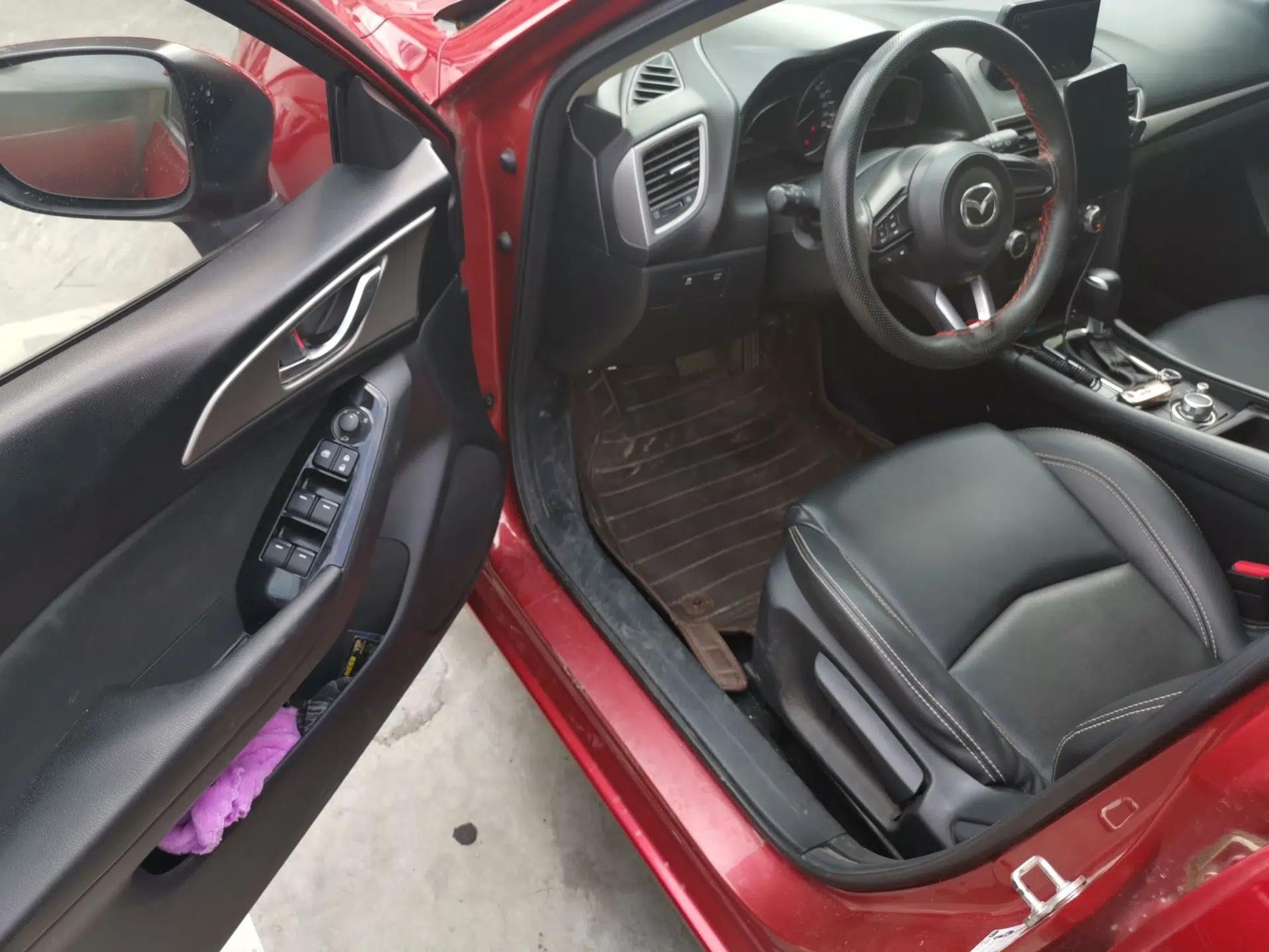 Mazda 3 Axela 2017 Hatchback 1.5L Automatic Luxury Model Emission Standard China V — миниатюра 16
