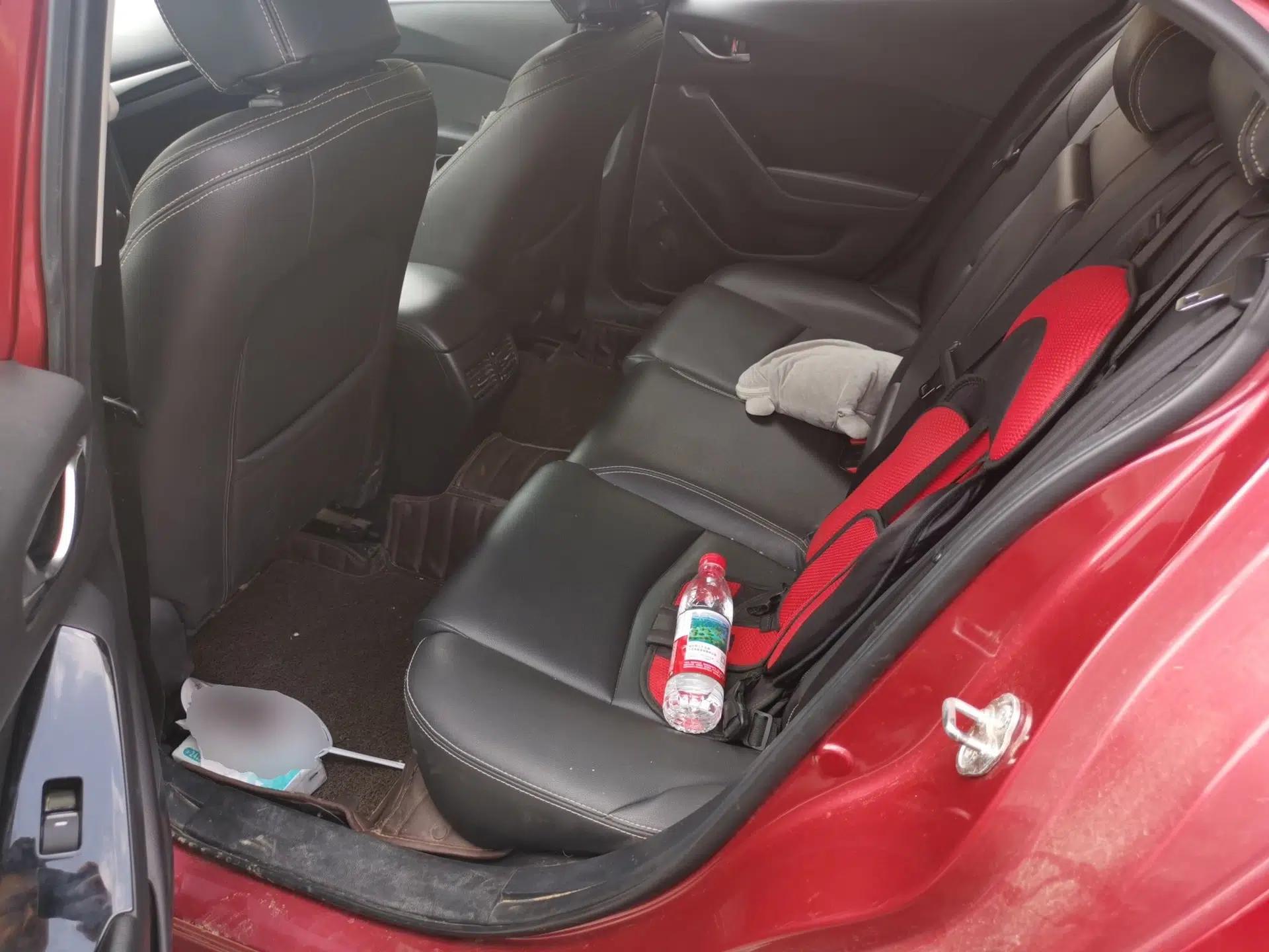 Mazda 3 Axela 2017 Hatchback 1.5L Automatic Luxury Model Emission Standard China V — миниатюра 17