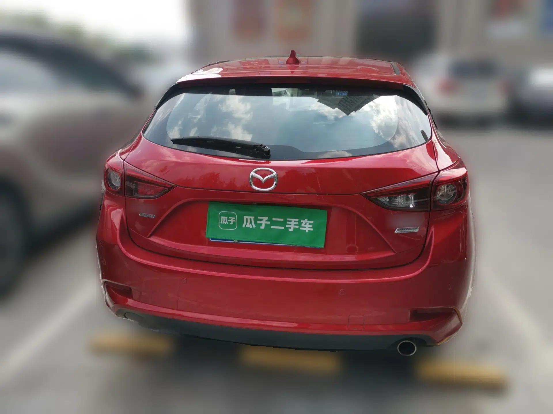 Mazda 3 Axela 2017 Hatchback 1.5L Automatic Luxury Model Emission Standard China V — миниатюра 5