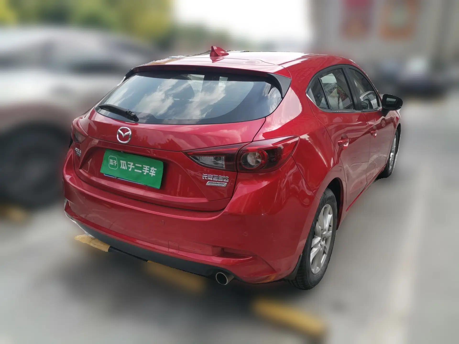 Mazda 3 Axela 2017 Hatchback 1.5L Automatic Luxury Model Emission Standard China V — миниатюра 6
