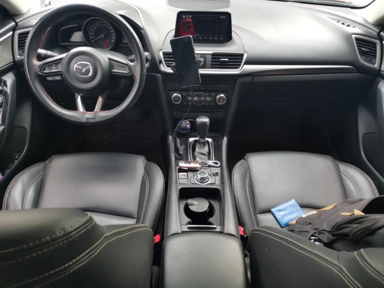 Mazda 3 Axela 2017 Hatchback 1.5L Automatic Luxury Model Emission Standard China V — миниатюра 9