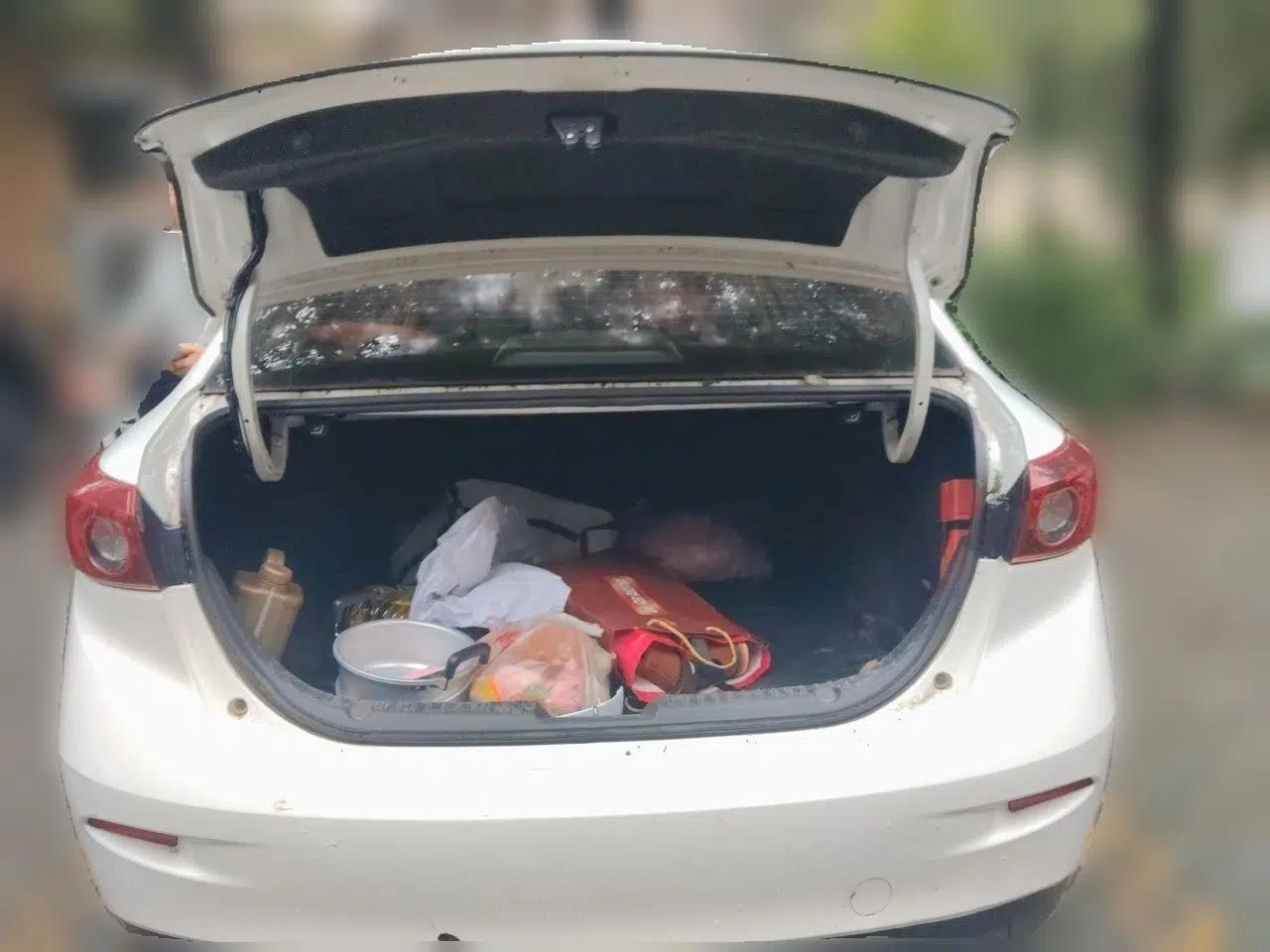 Mazda 3 Axela 2016 Sedan 1.5L Automatic Comfort Model — миниатюра 19