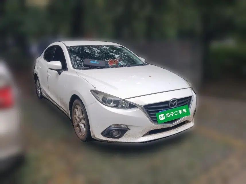 Mazda 3 Axela 2016 Sedan 1.5L Automatic Comfort Model — миниатюра 3