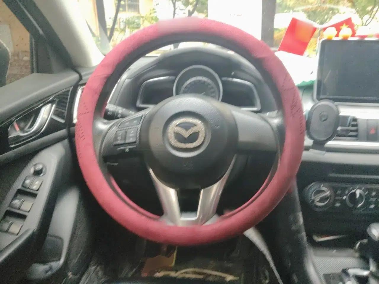 Mazda 3 Axela 2016 Sedan 1.5L Automatic Comfort Model — миниатюра 10