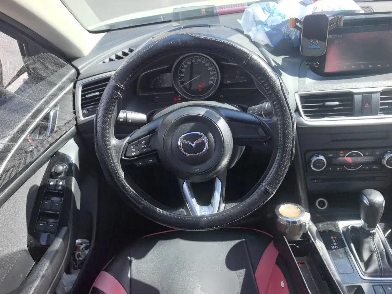 Mazda 3 Axela 2017 Sedan 1.5L Automatic Luxury Model Emission Standard China V — миниатюра 10