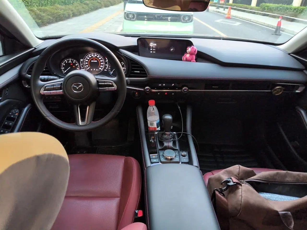 Mazda 3 Axela 2023 2.0L Automatic Zhiya Edition — миниатюра 9