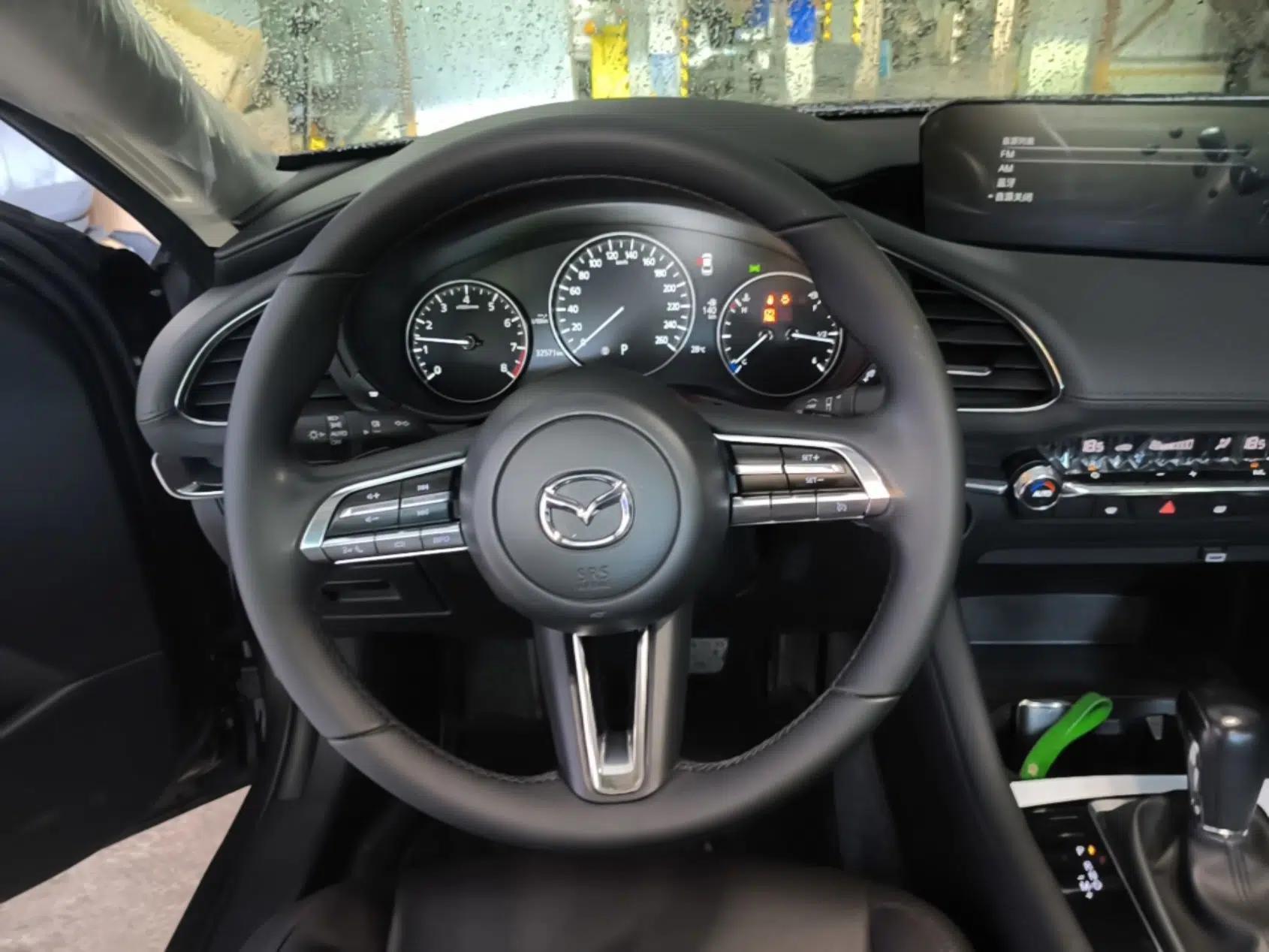 Mazda 3 Axela 2023 2.0L Automatic Zhiyao Edition — миниатюра 13
