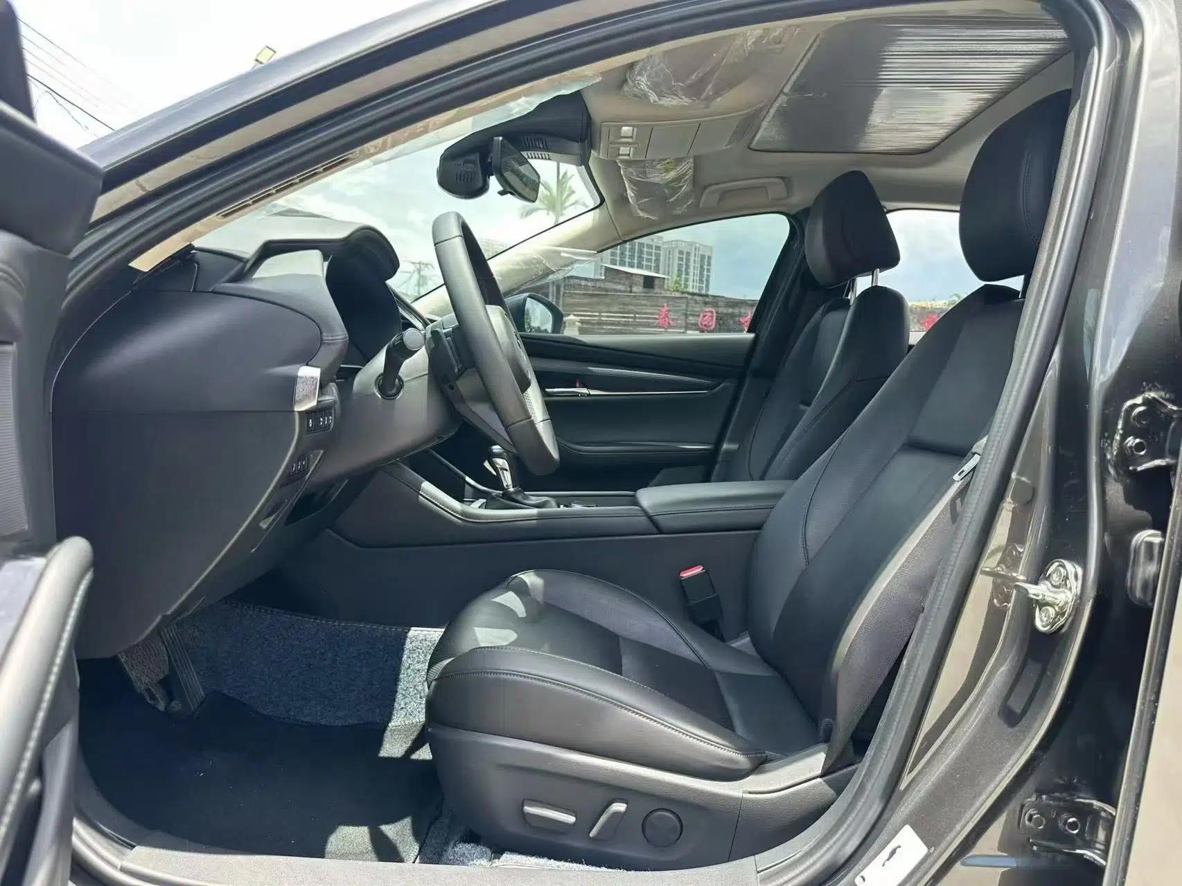 Mazda 3 Axela 2023 2.0L Automatic Zhiyao Edition — миниатюра 17