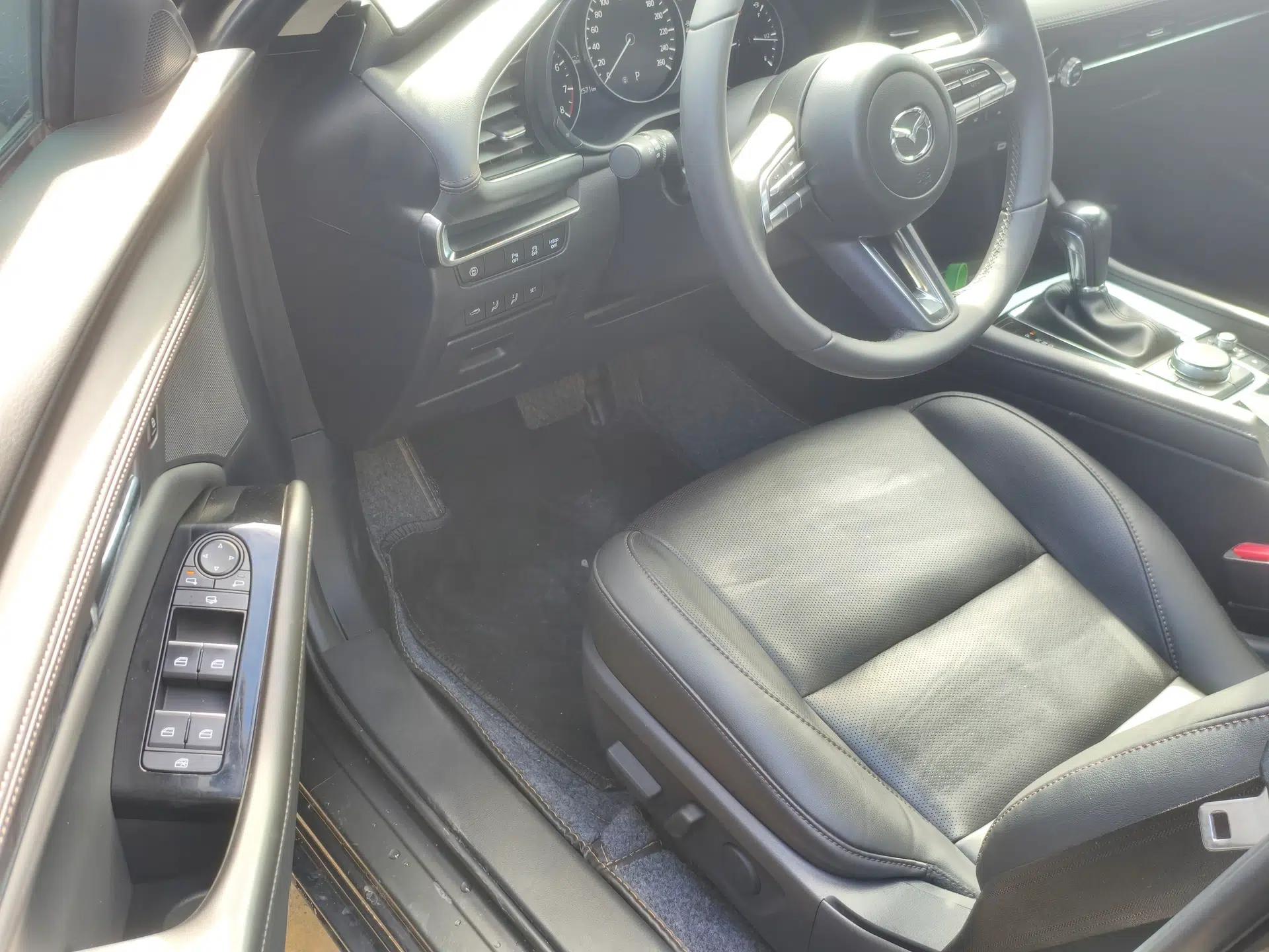 Mazda 3 Axela 2023 2.0L Automatic Zhiyao Edition — миниатюра 18