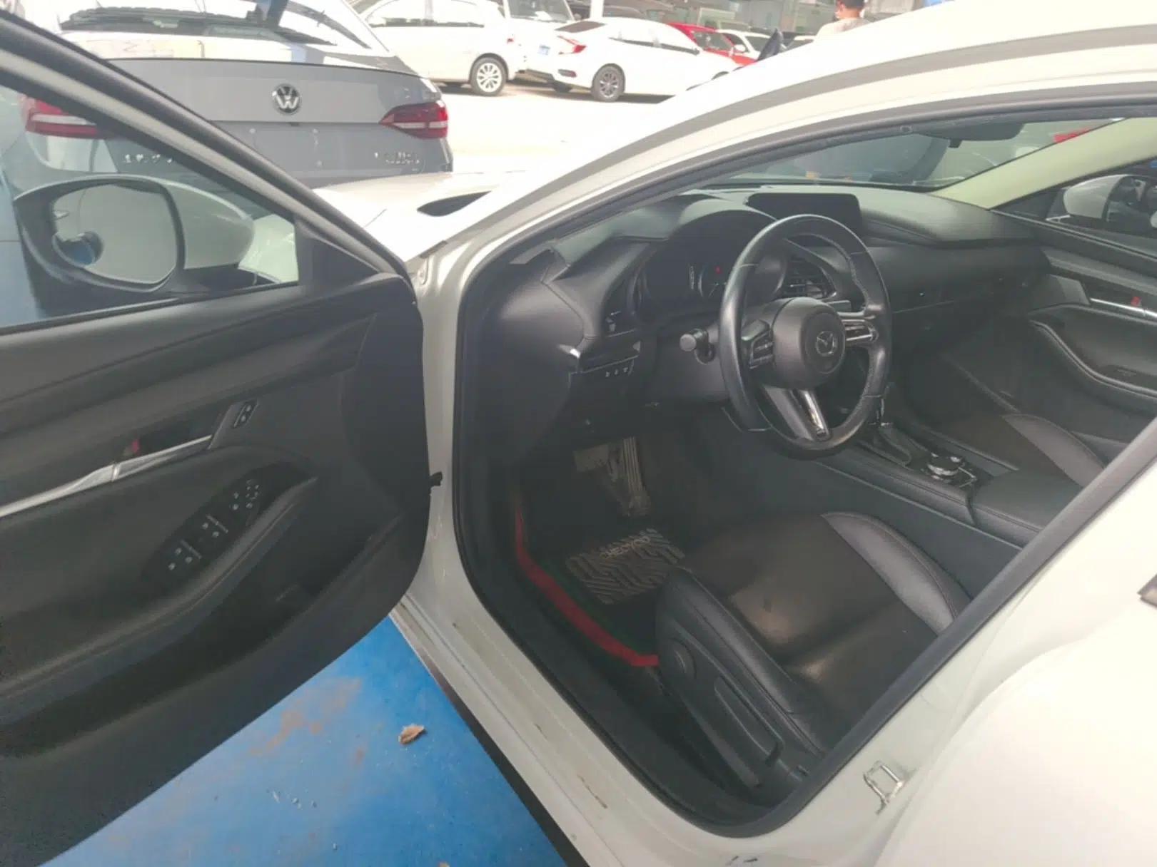 Mazda 3 Axela 2021 2.0L Automatic Zhiya Edition — миниатюра 18